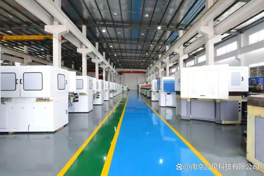 联鑫塑料机械设备生产车间